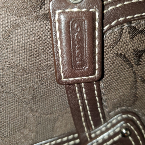 Vintage Coach Wristlet - Picture 4 of 6